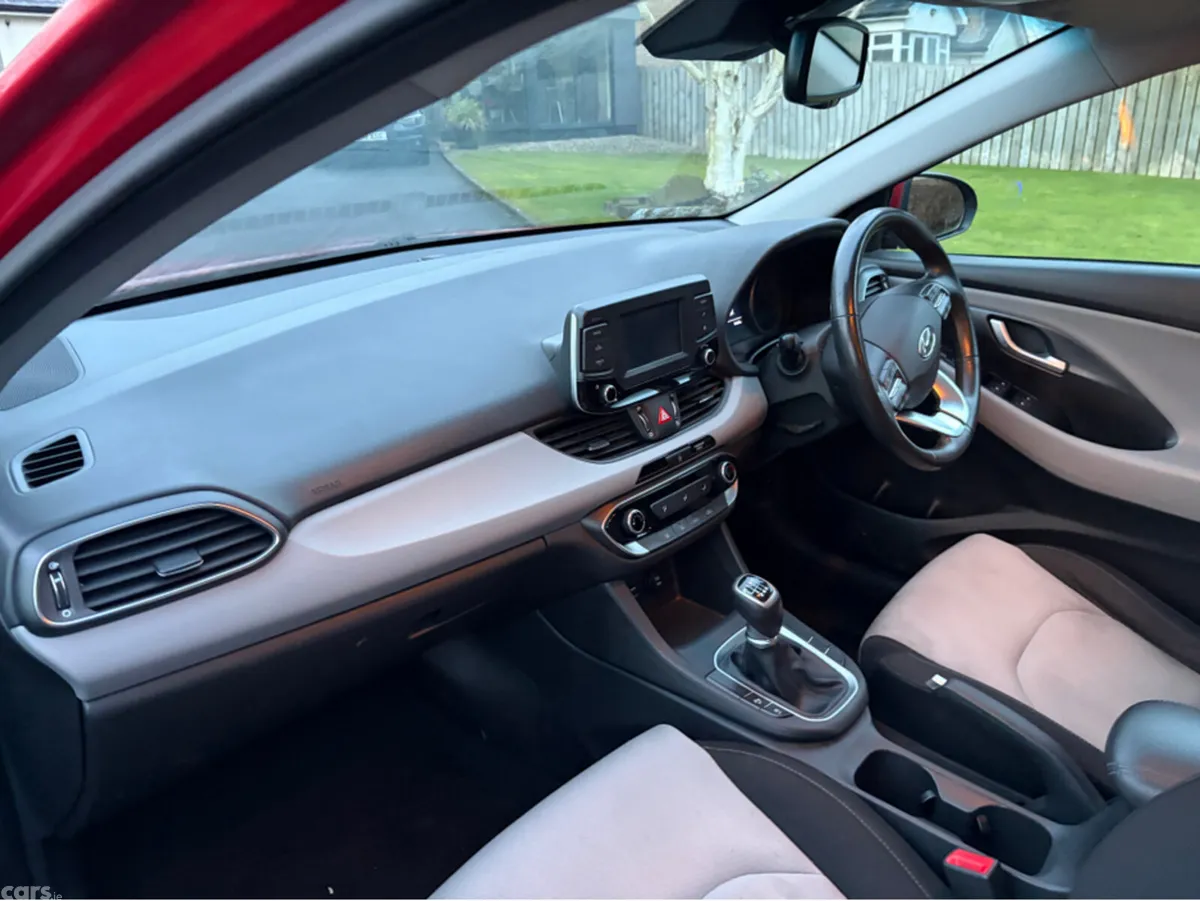 Hyundai i30 Hatchback, Petrol, 2018, Red