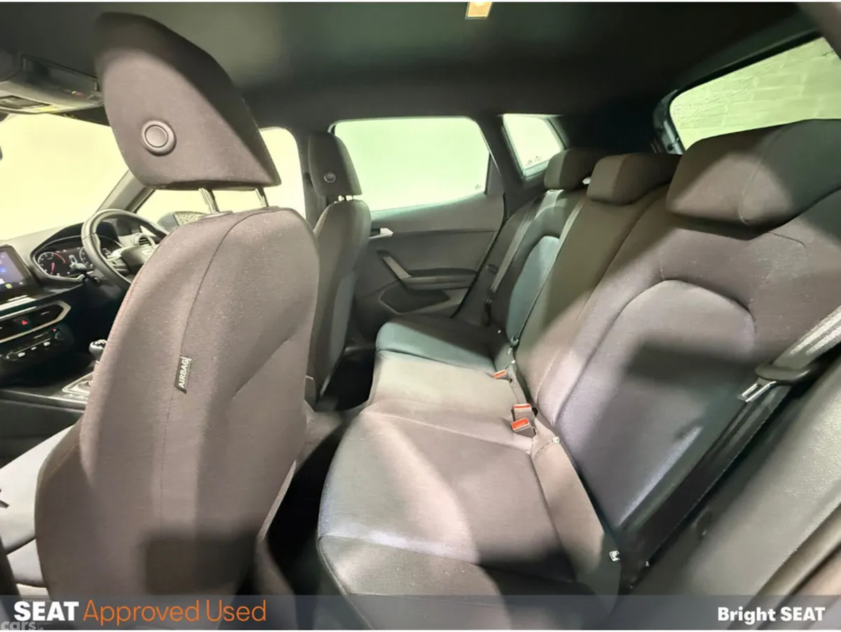 SEAT Arona Hatchback, Petrol, 2025, Grey