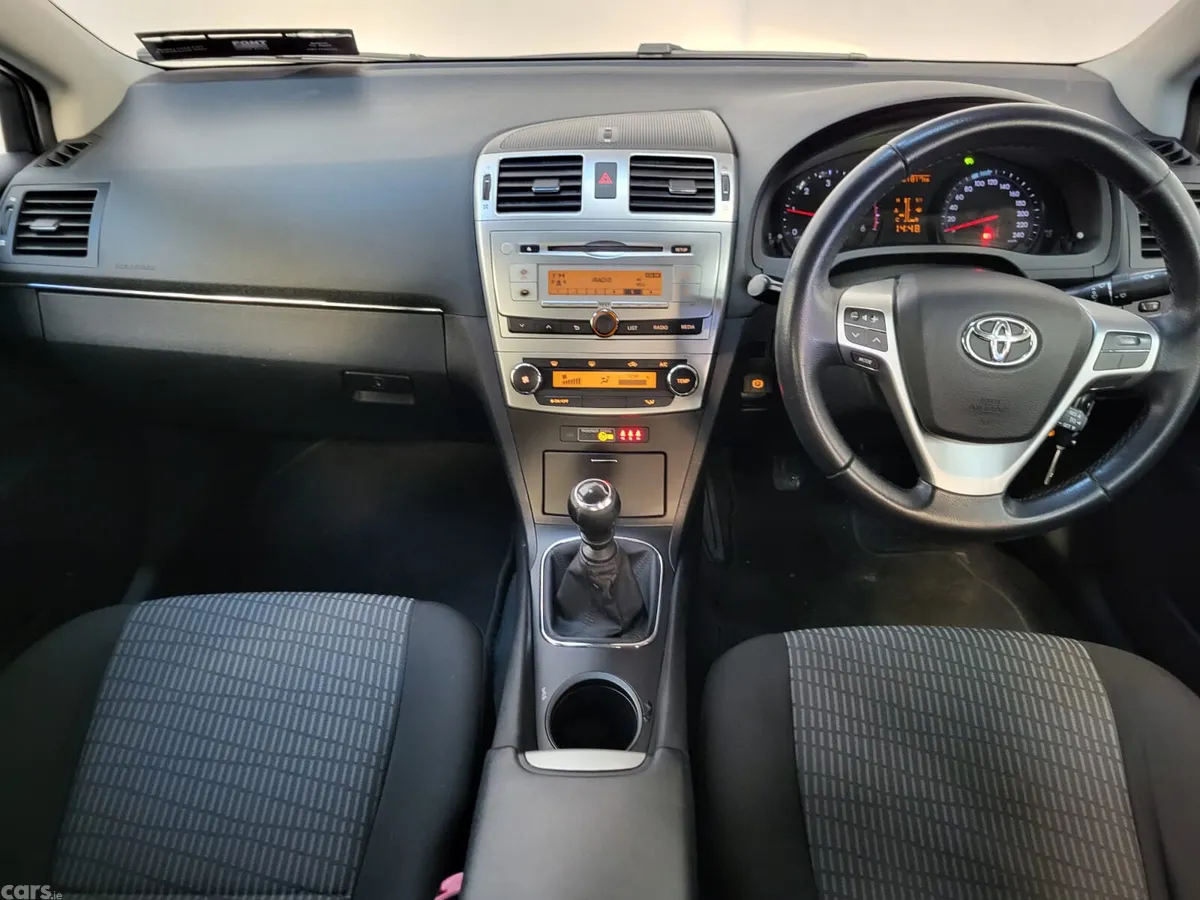 Toyota Avensis Saloon, Diesel, 2015, Black