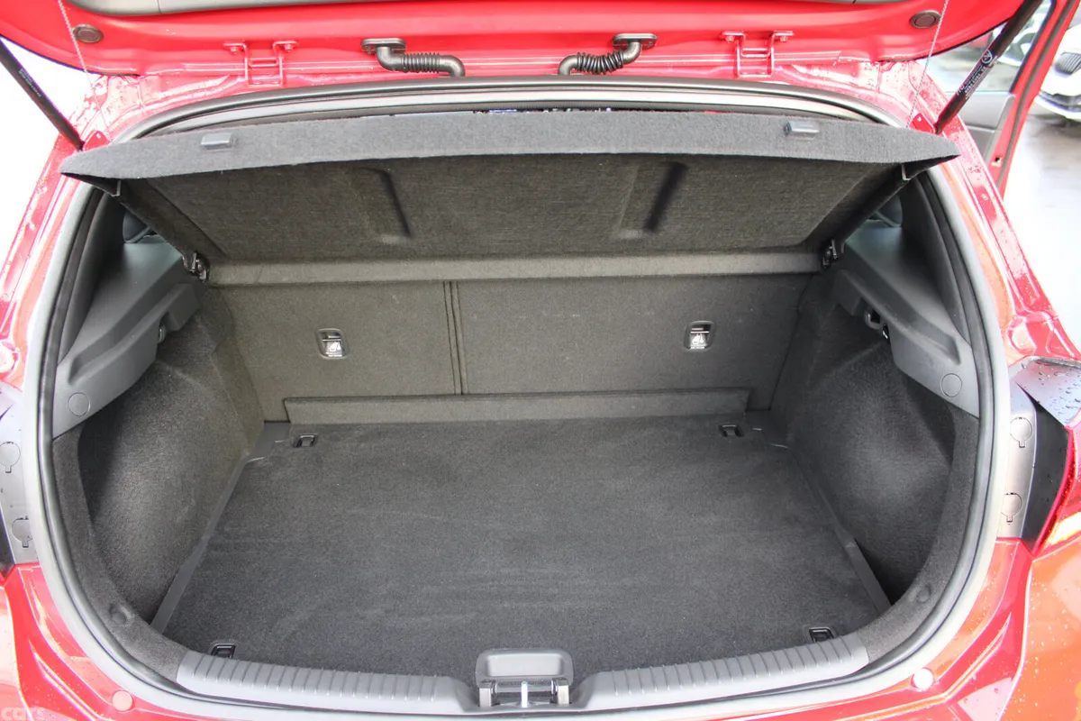 Hyundai i30 Hatchback, Petrol, 2024, Red