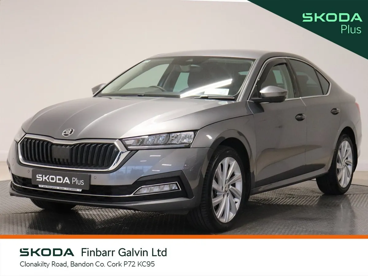 Skoda Octavia Saloon, Petrol, 2023, Grey