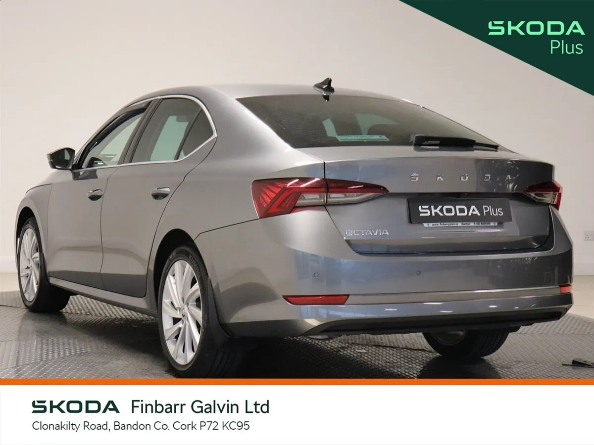 Skoda Octavia Saloon, Petrol, 2023, Grey