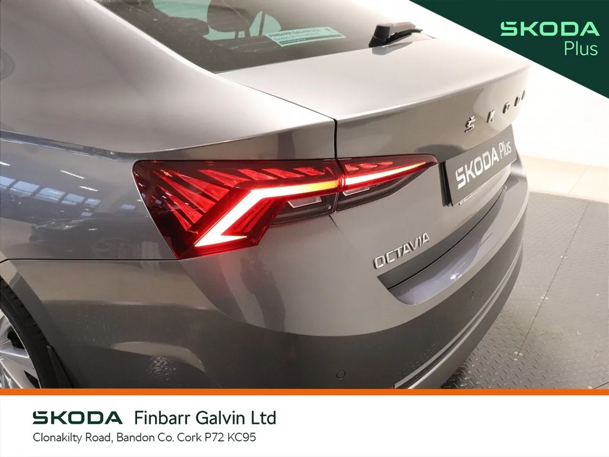 Skoda Octavia Saloon, Petrol, 2023, Grey