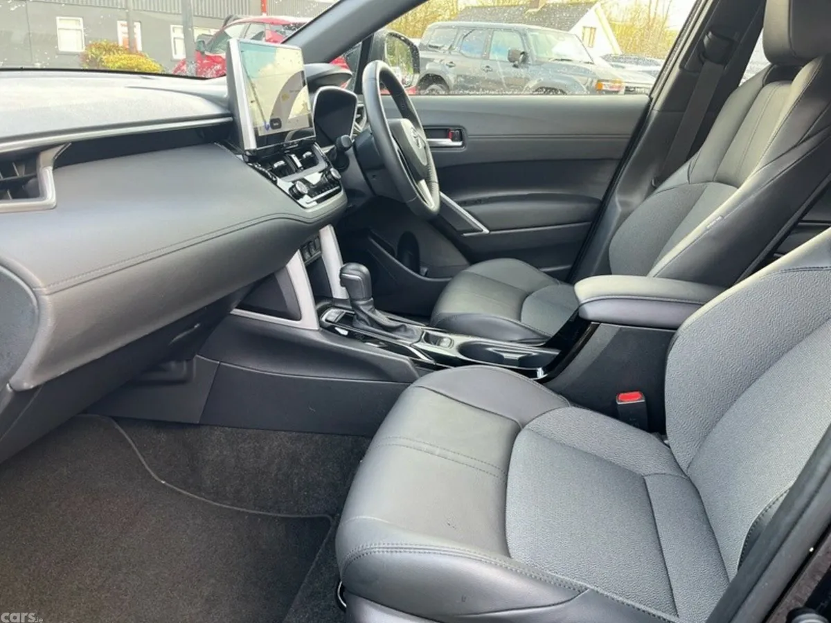 Toyota Corolla Cross SUV, Petrol Hybrid, 2024, Black