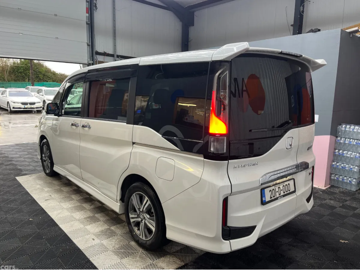 Honda Stepwagon MPV, Petrol Hybrid, 2020, White
