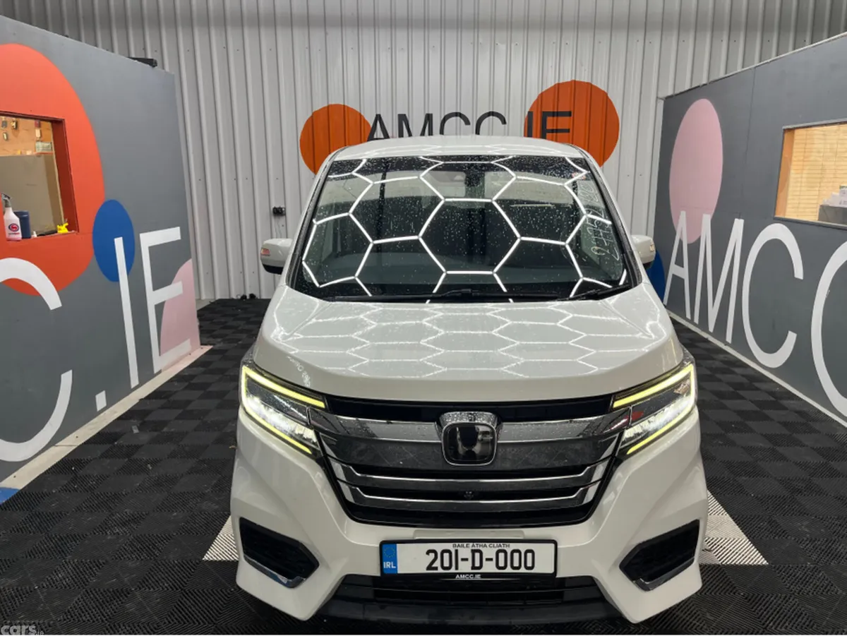 Honda Stepwagon MPV, Petrol Hybrid, 2020, White