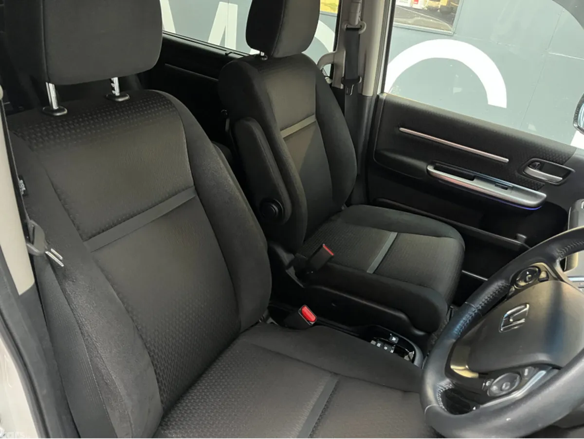 Honda Stepwagon MPV, Petrol Hybrid, 2020, White