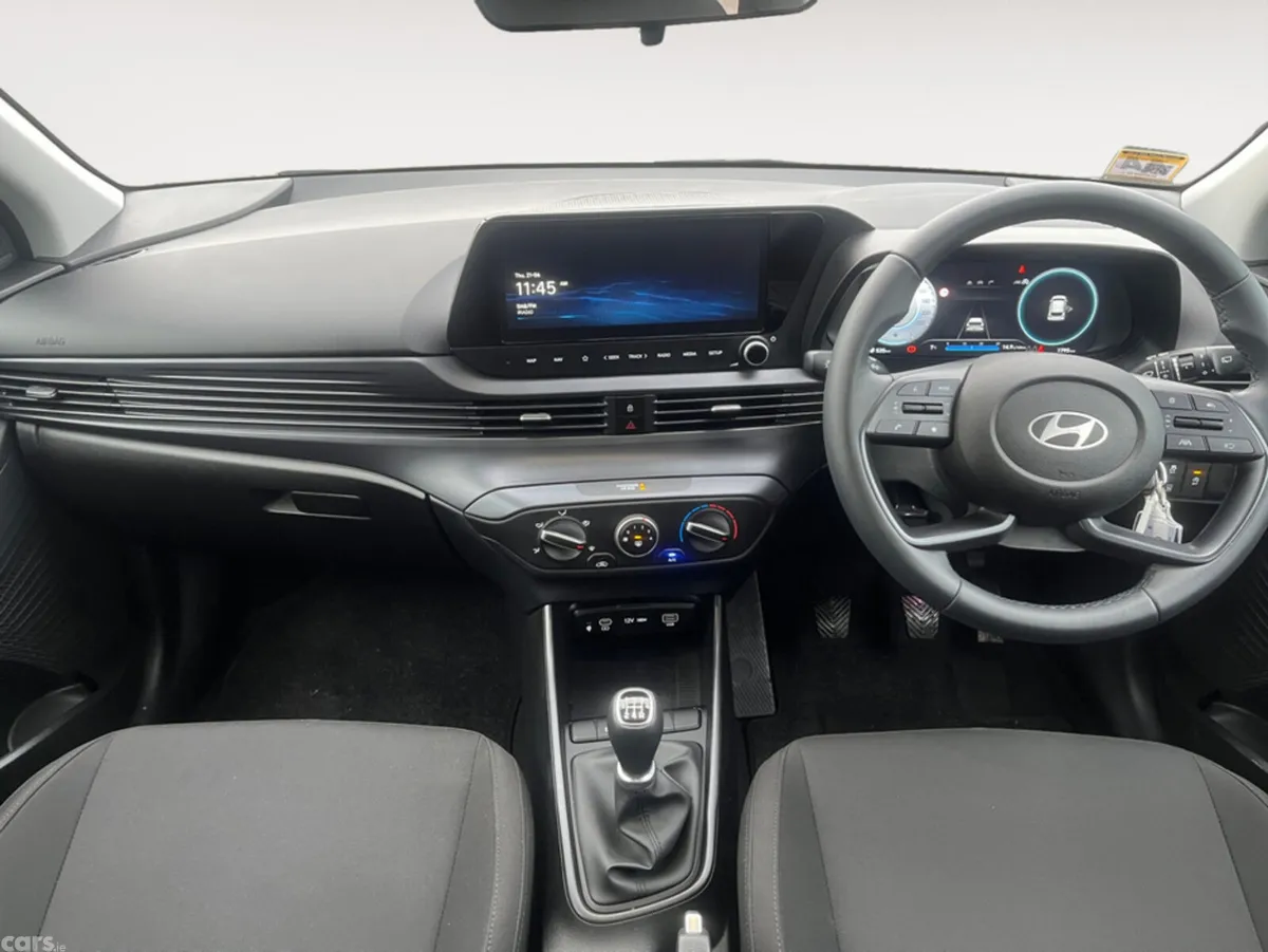 Hyundai i20 Hatchback, Petrol, 2025, White