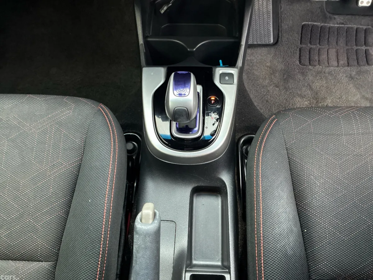 Honda Fit Hatchback, Petrol Hybrid, 2015, Blue