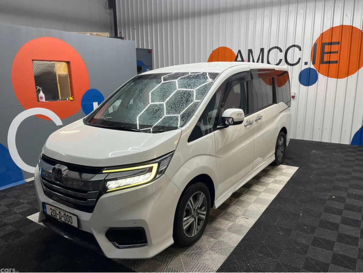 Honda Stepwagon MPV, Petrol Hybrid, 2020, White
