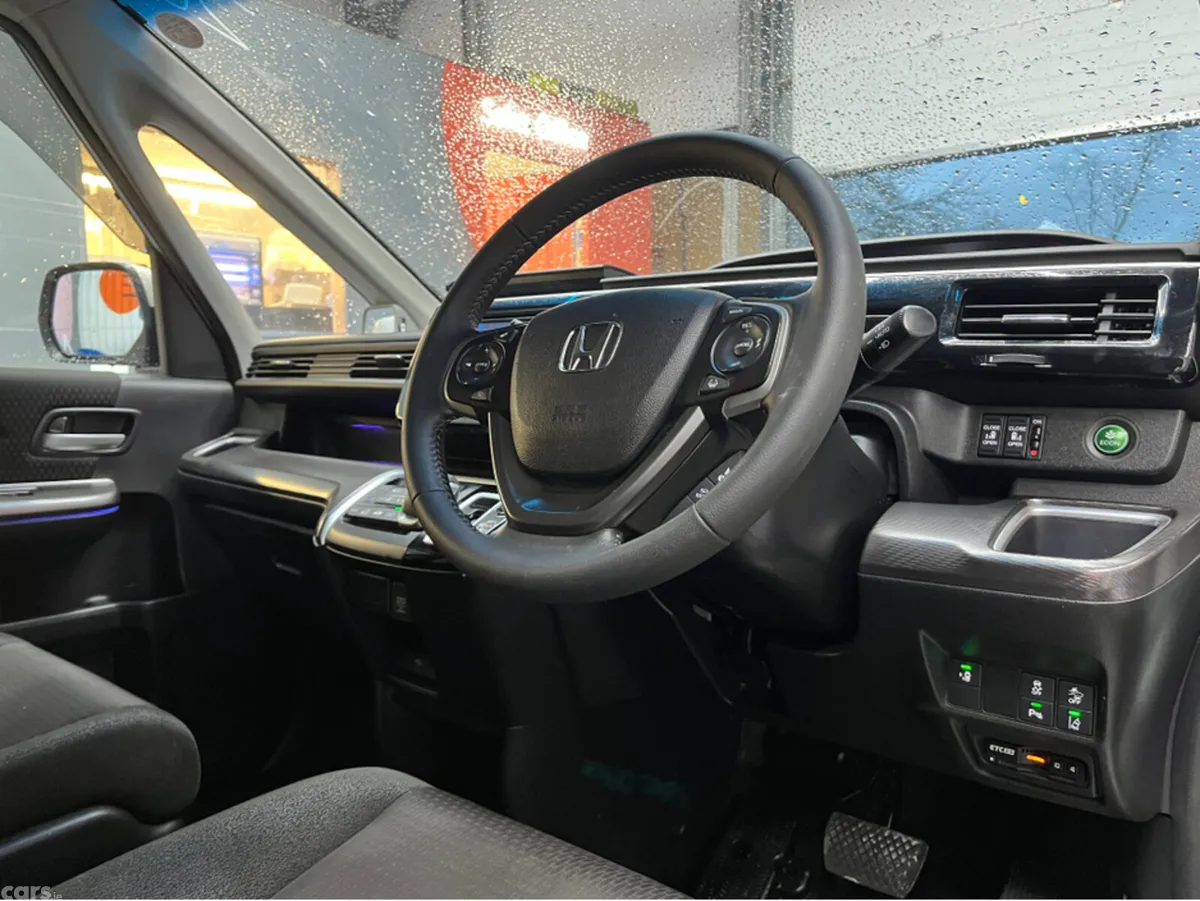 Honda Stepwagon MPV, Petrol Hybrid, 2020, White