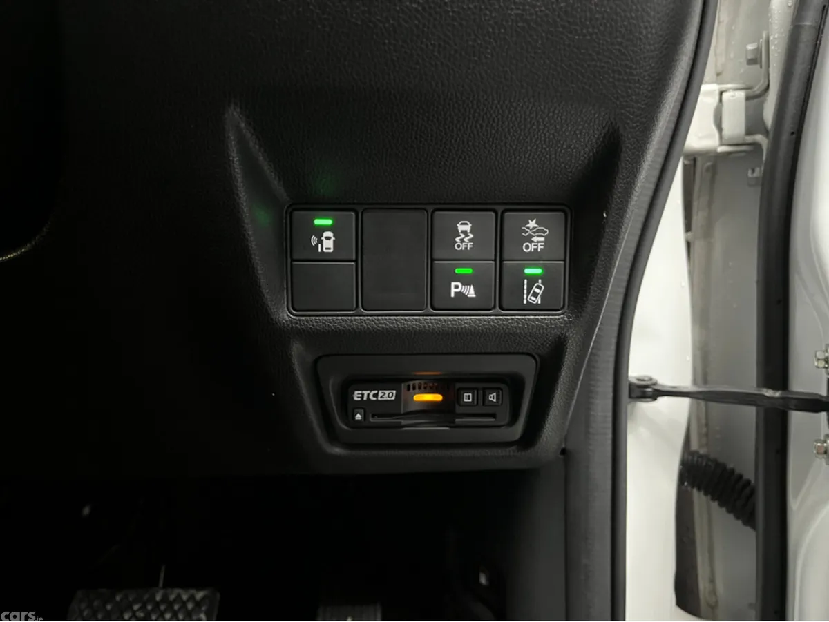 Honda Stepwagon MPV, Petrol Hybrid, 2020, White