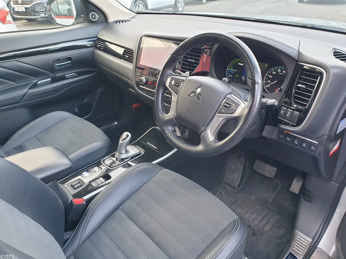 Mitsubishi Outlander SUV, Petrol Plug-in Hybrid, 2020, Silver