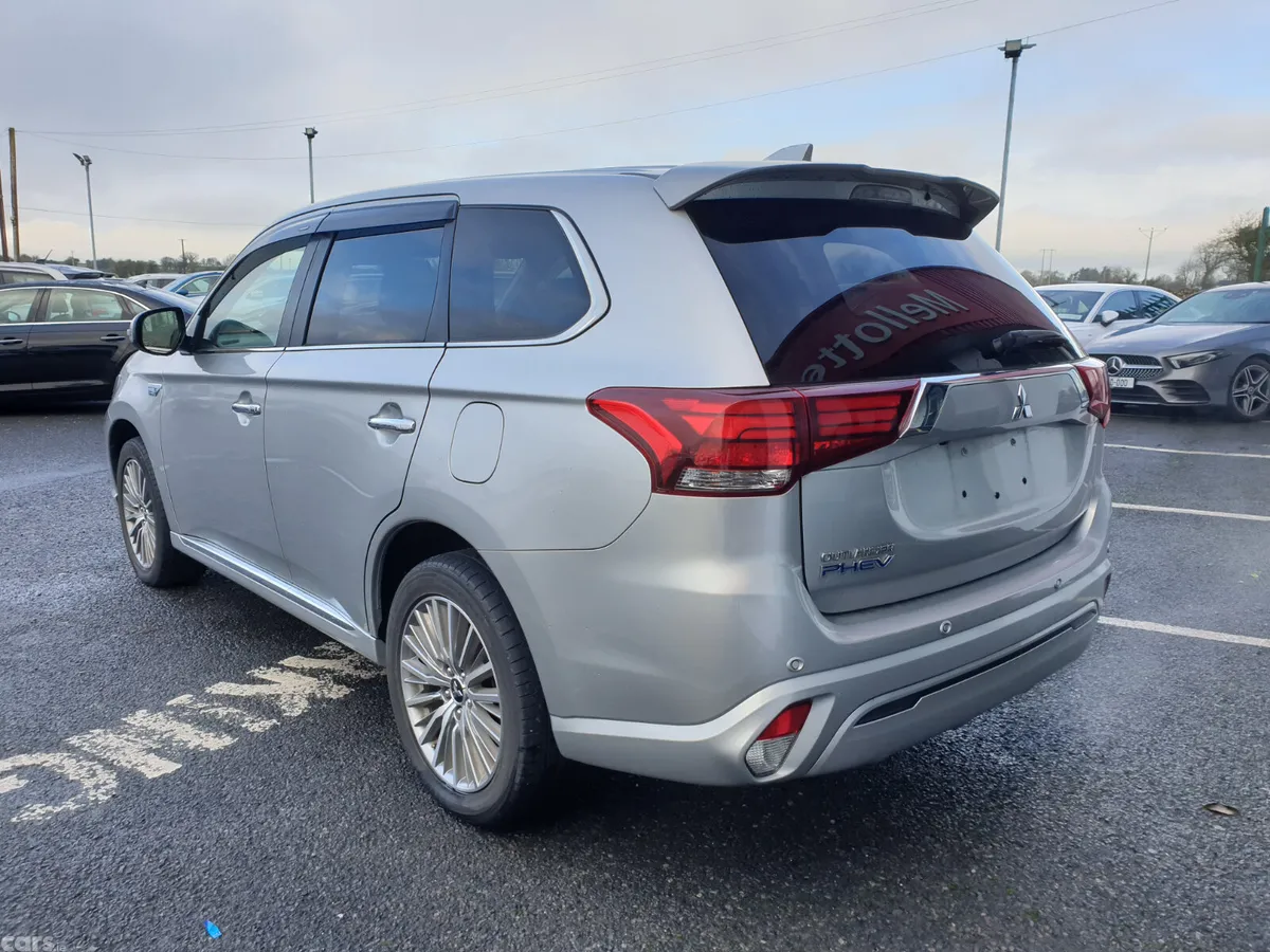 Mitsubishi Outlander SUV, Petrol Plug-in Hybrid, 2020, Silver