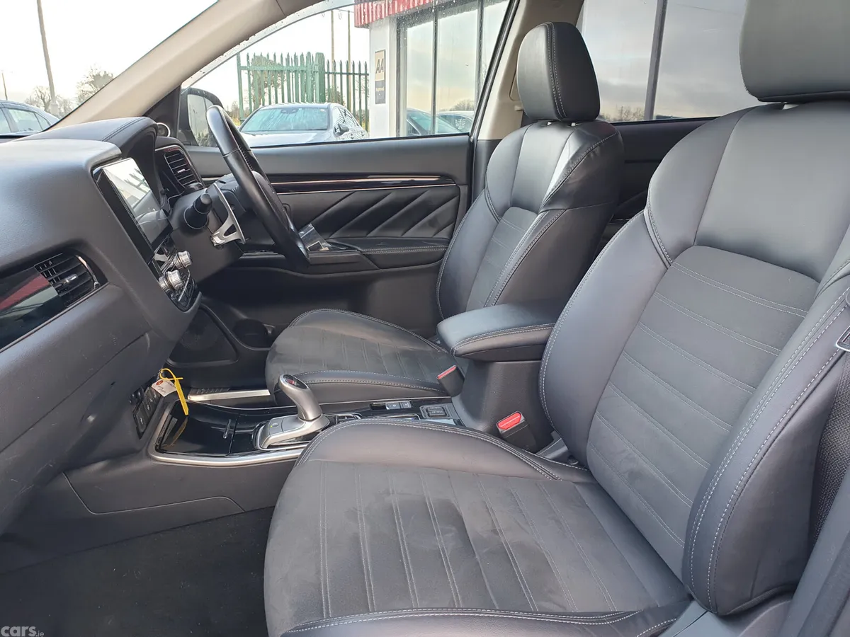 Mitsubishi Outlander SUV, Petrol Plug-in Hybrid, 2020, Silver
