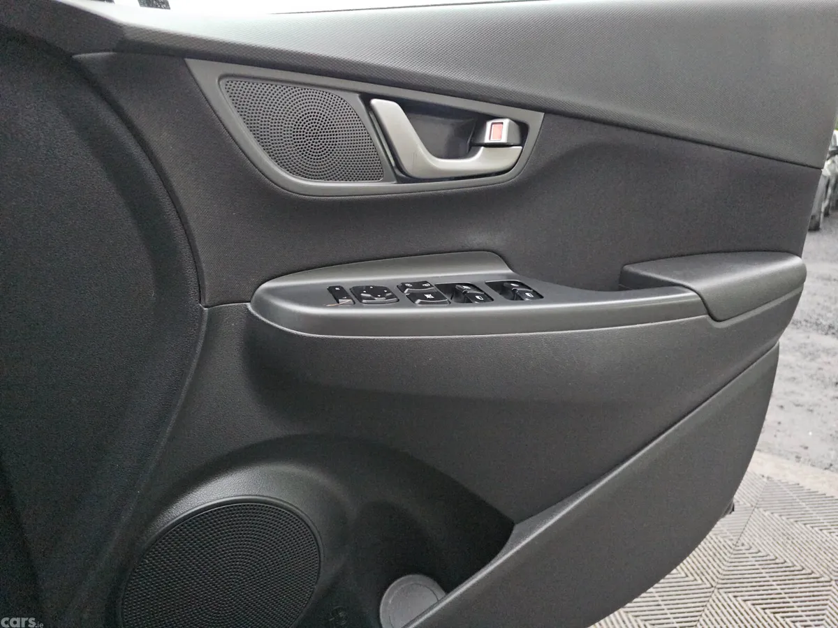 Hyundai KONA MPV, Petrol, 2018, Black
