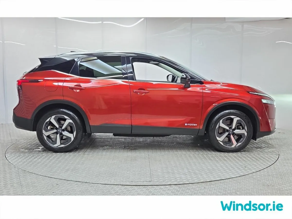 Nissan Qashqai MPV, Petrol Hybrid, 2023, Orange