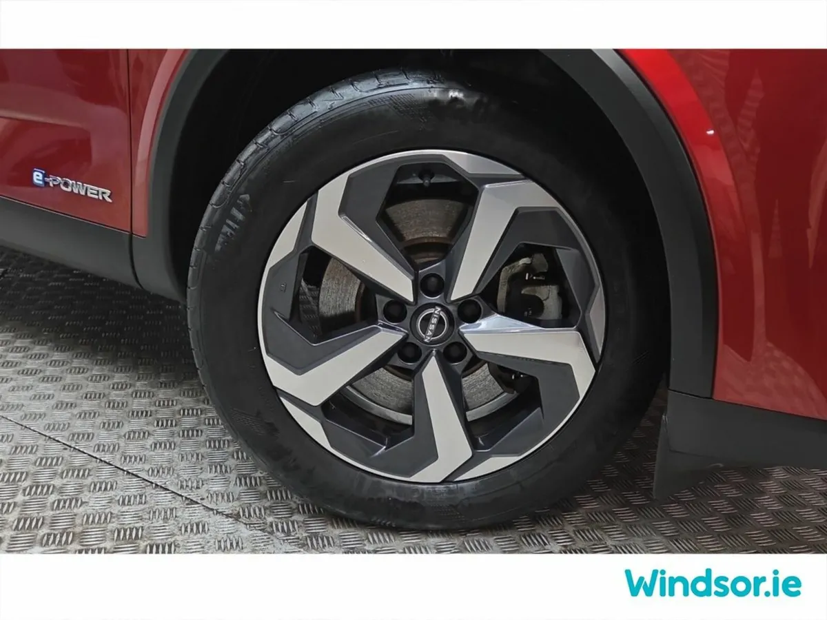 Nissan Qashqai MPV, Petrol Hybrid, 2023, Orange