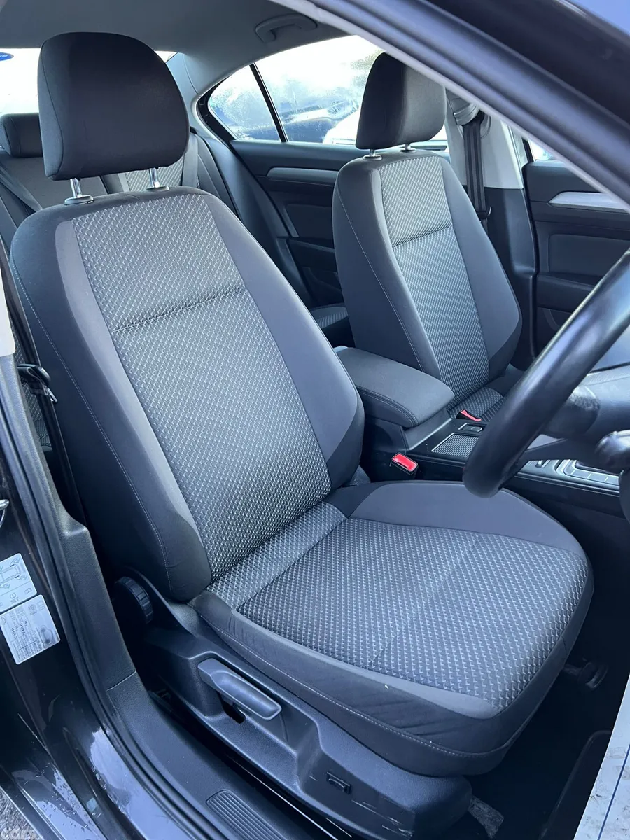 Volkswagen Passat Saloon, Diesel, 2021, Grey