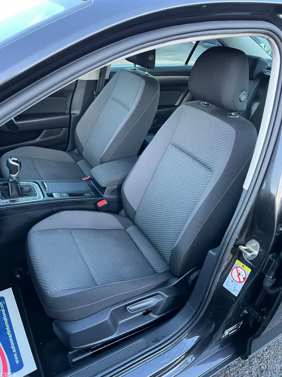 Volkswagen Passat Saloon, Diesel, 2021, Grey