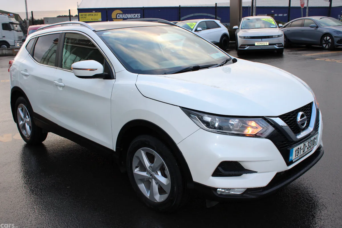 Nissan Qashqai MPV, Petrol, 2019, White