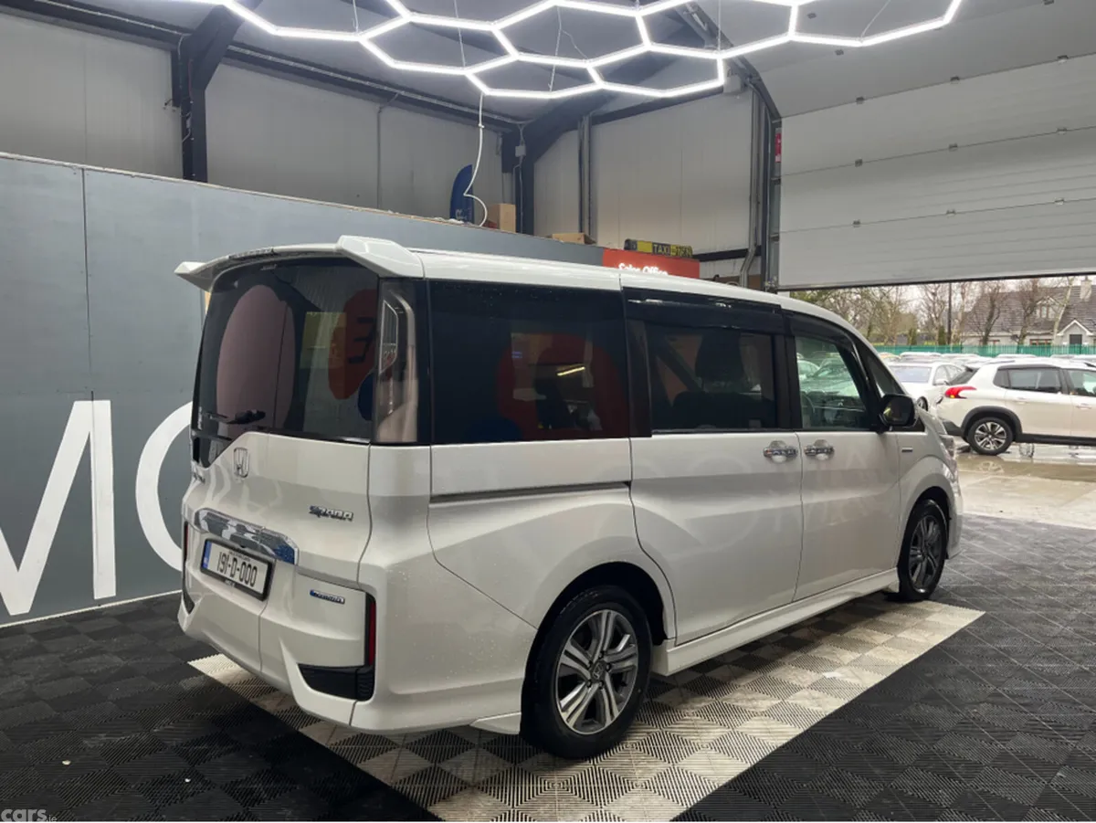 Honda Stepwagon MPV, Petrol Hybrid, 2019, White