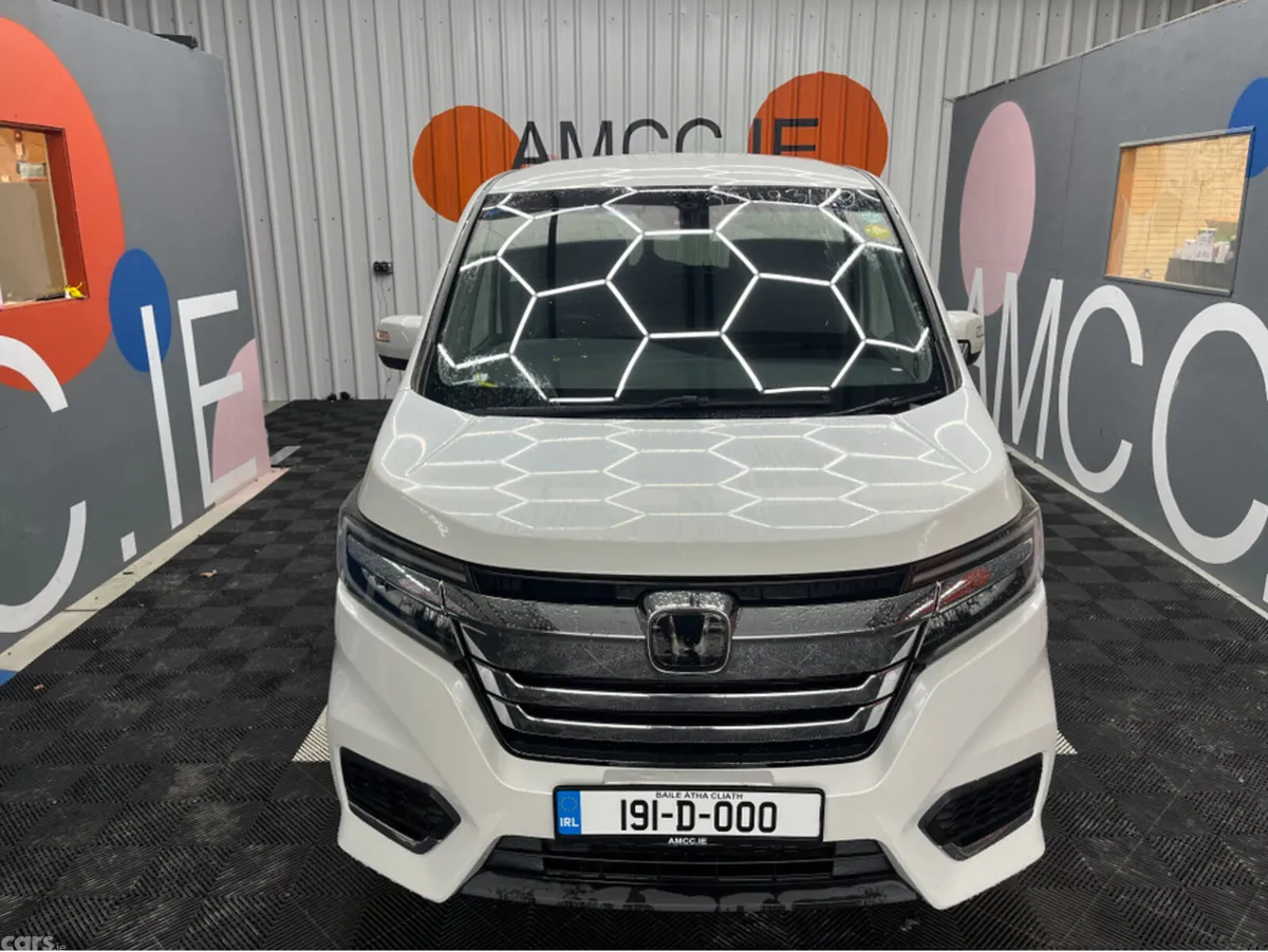 Honda Stepwagon MPV, Petrol Hybrid, 2019, White