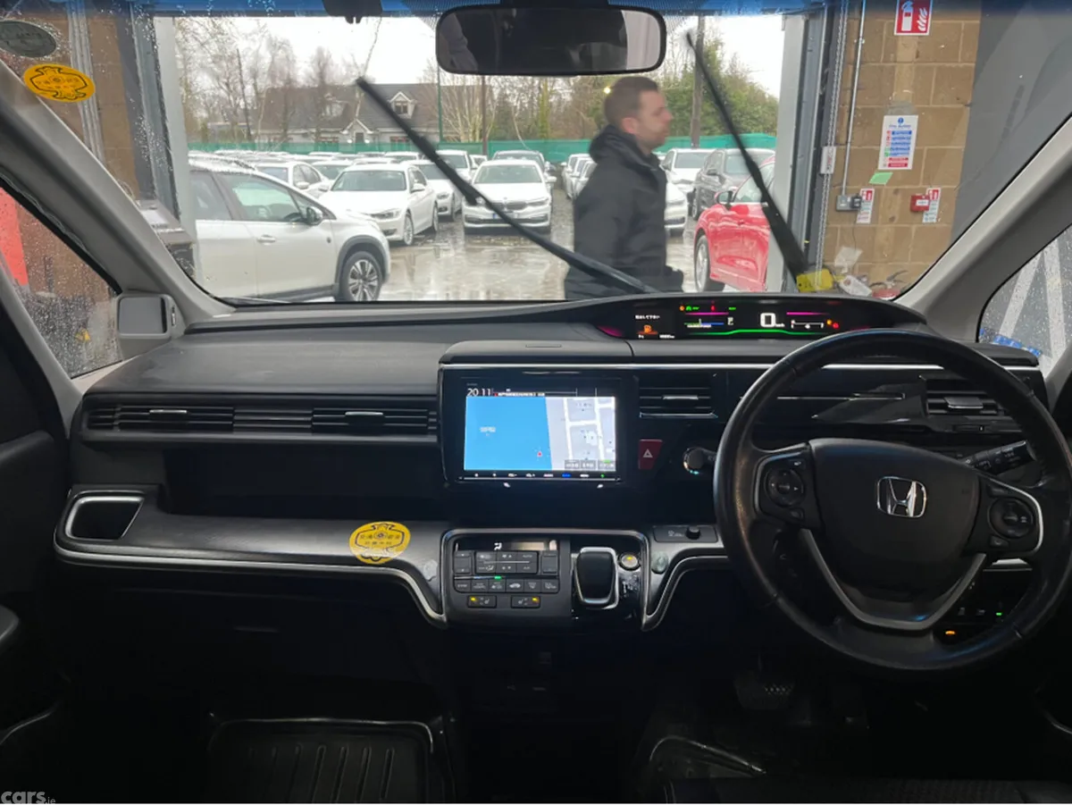 Honda Stepwagon MPV, Petrol Hybrid, 2019, White