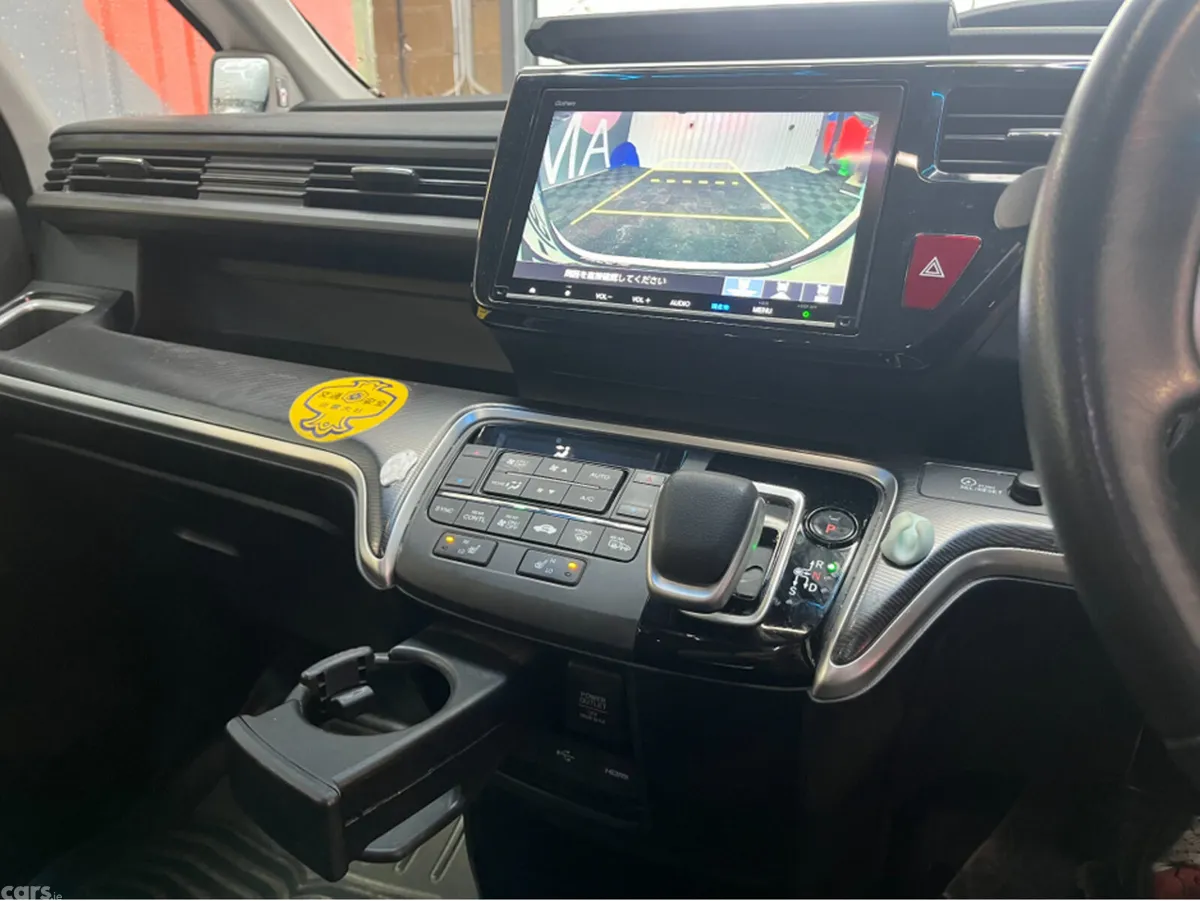 Honda Stepwagon MPV, Petrol Hybrid, 2019, White