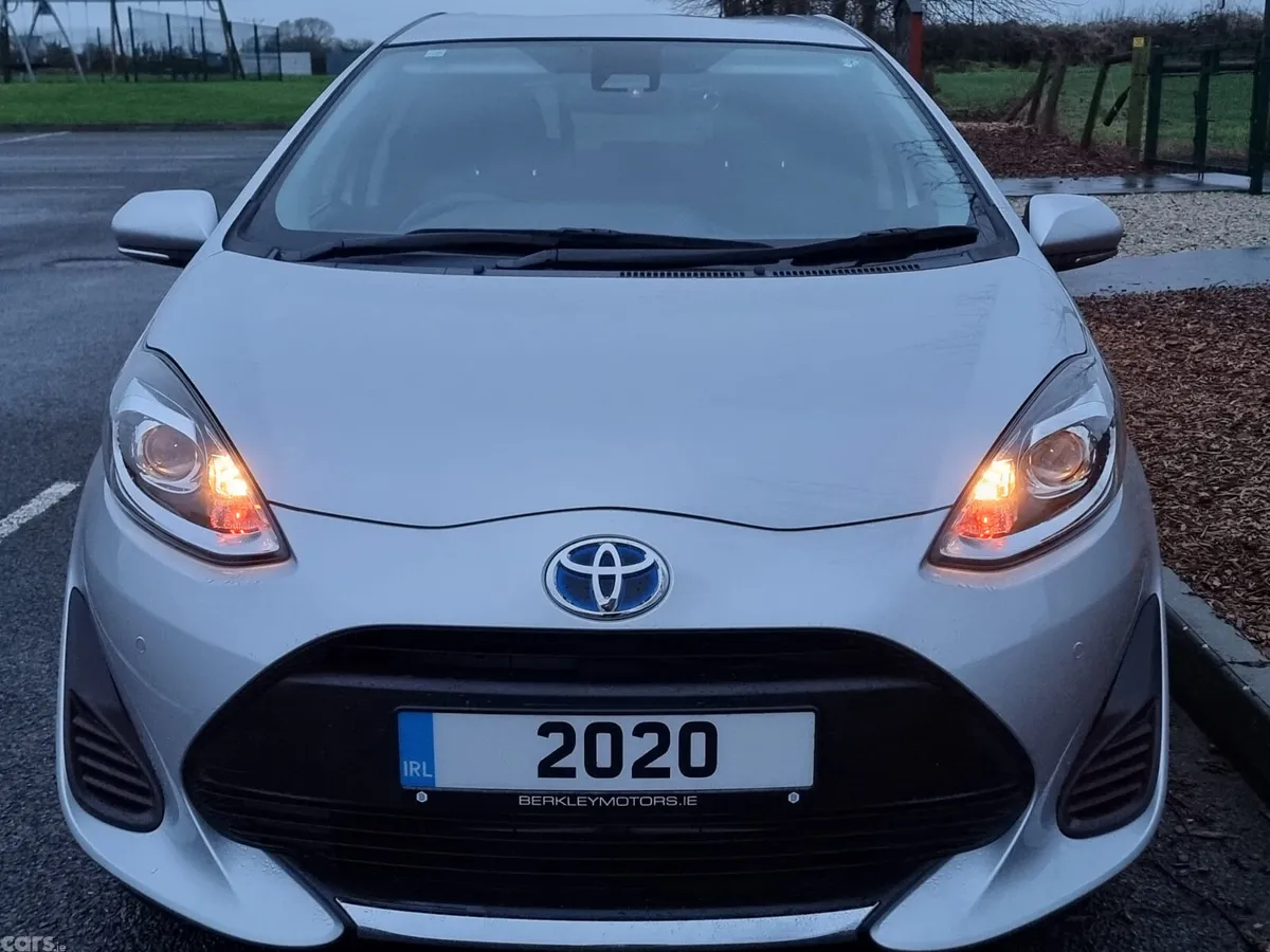 Toyota Aqua Hatchback, Petrol Hybrid, 2020, Silver