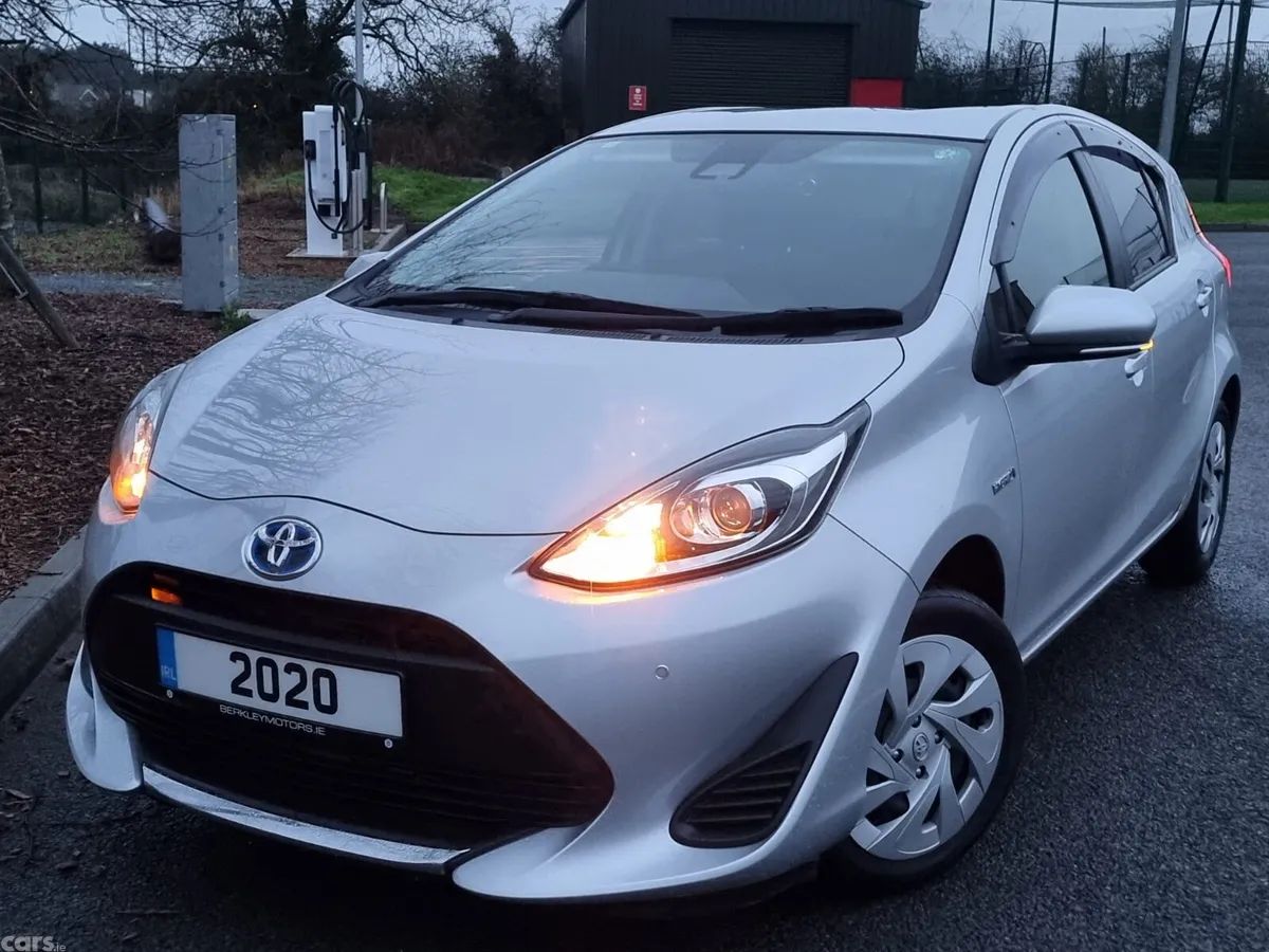 Toyota Aqua Hatchback, Petrol Hybrid, 2020, Silver