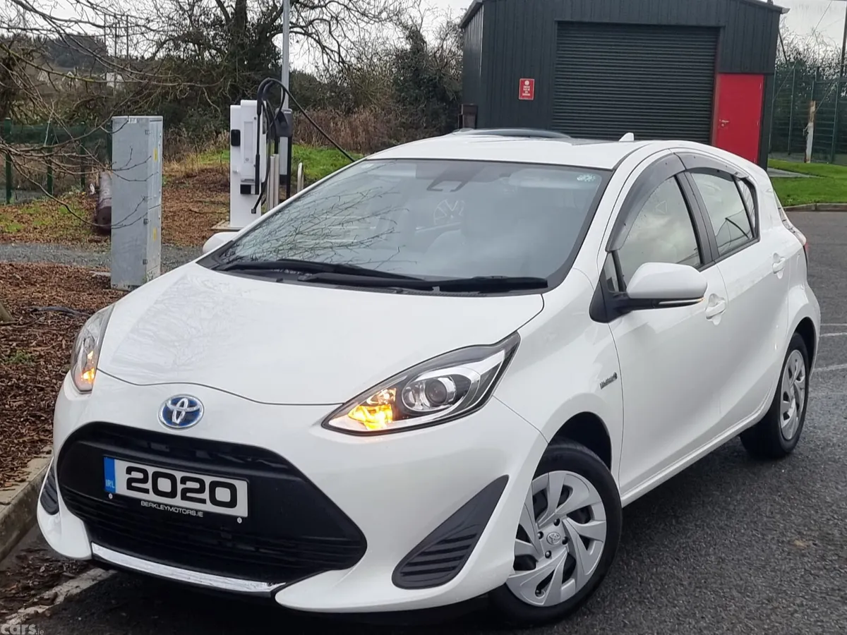 Toyota Aqua Hatchback, Petrol Hybrid, 2020, White