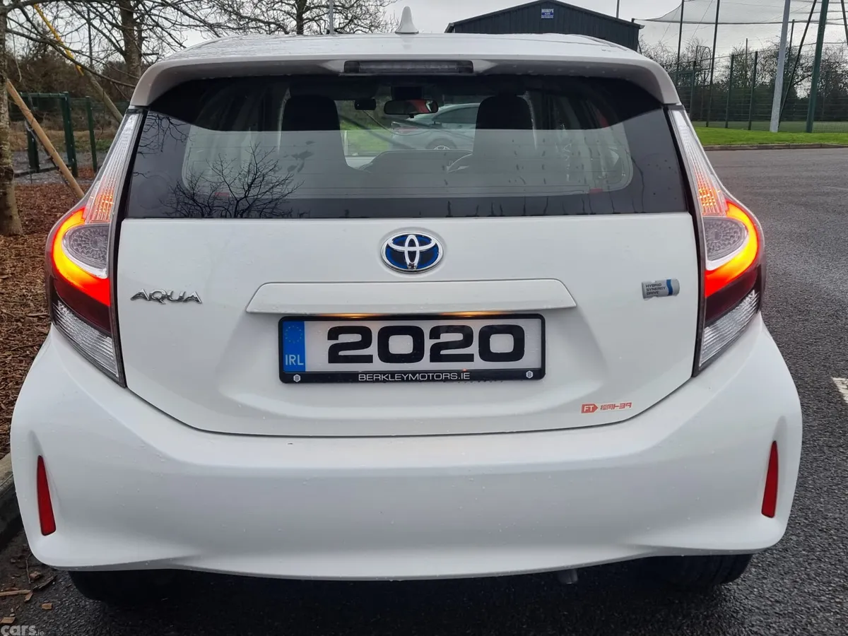 Toyota Aqua Hatchback, Petrol Hybrid, 2020, White