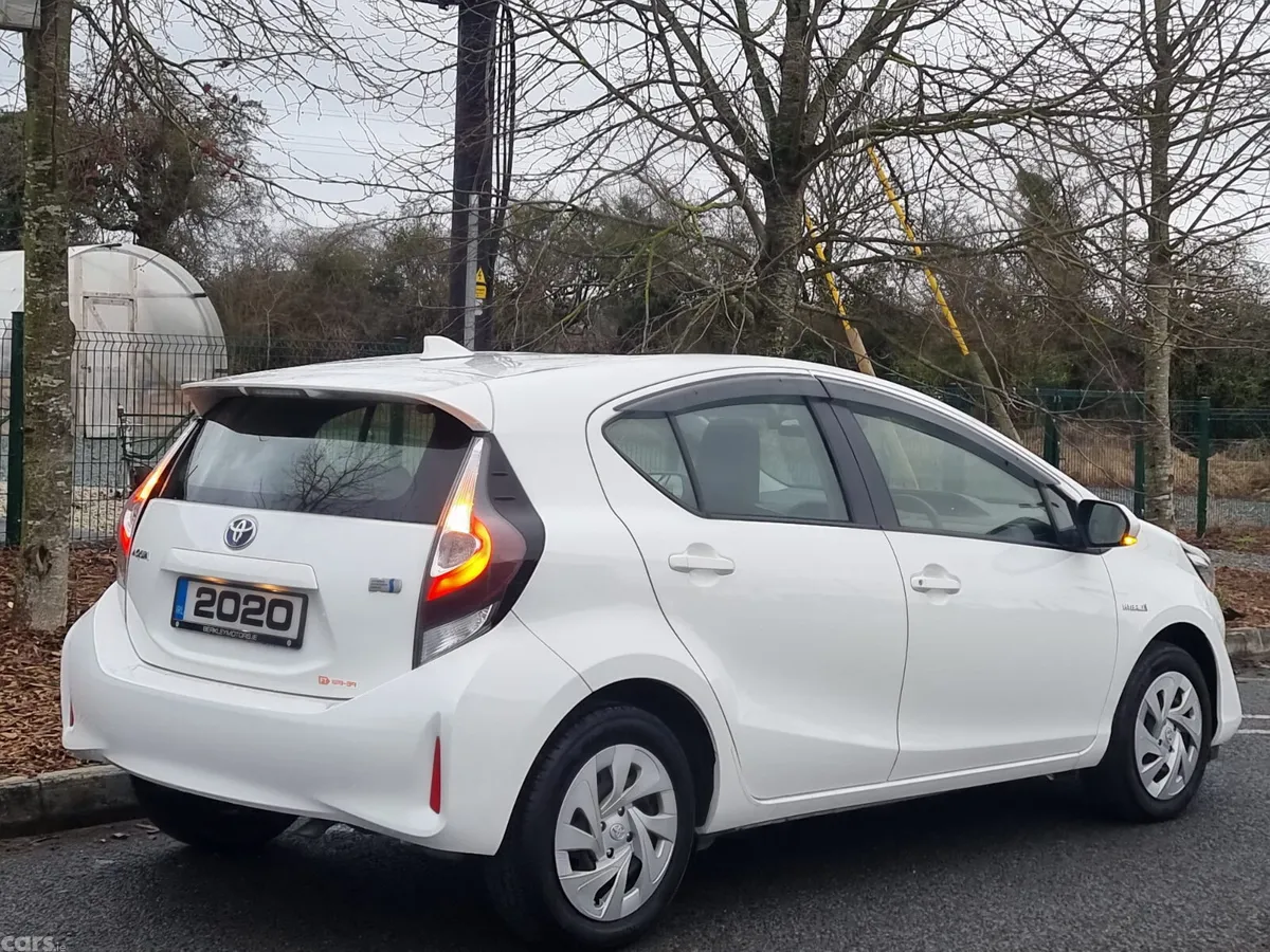 Toyota Aqua Hatchback, Petrol Hybrid, 2020, White