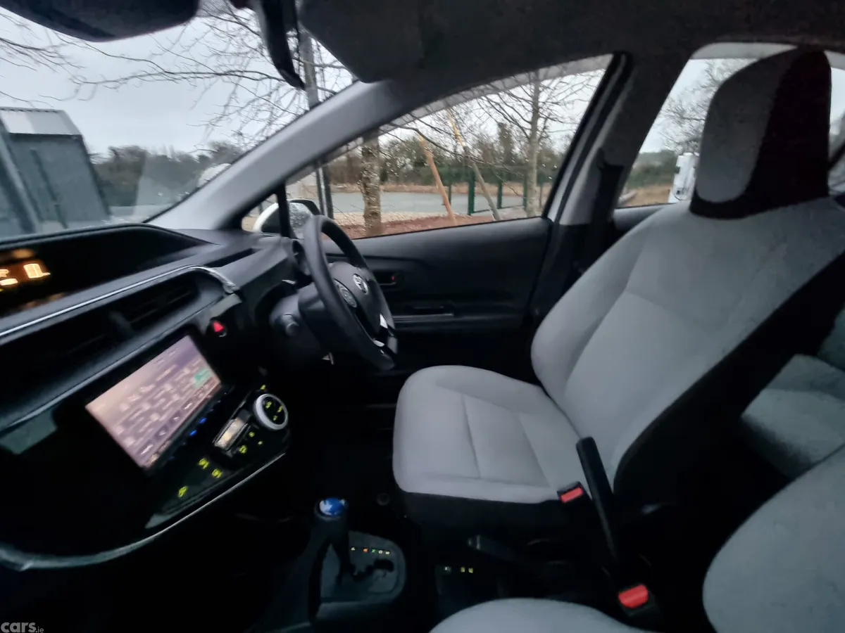 Toyota Aqua Hatchback, Petrol, 2020, White