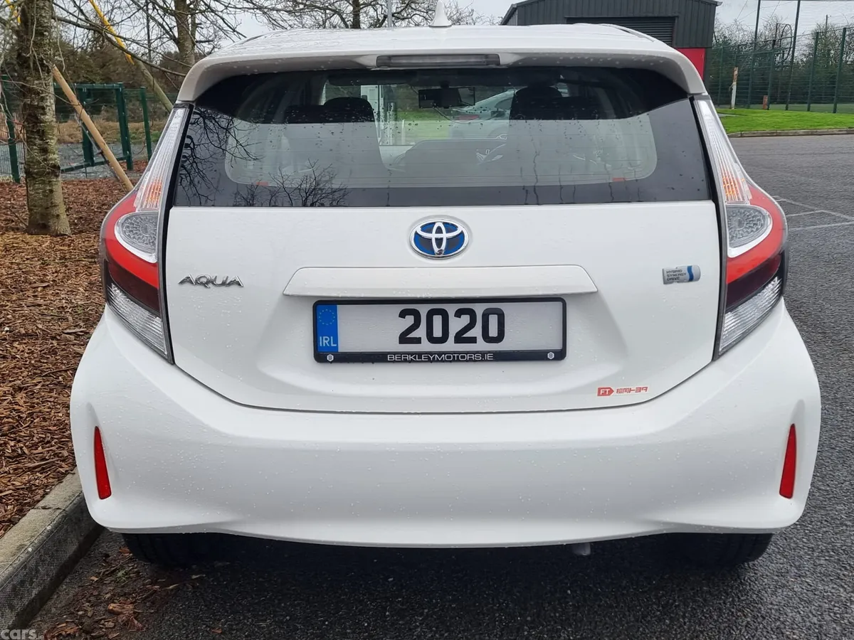 Toyota Aqua Hatchback, Petrol Hybrid, 2020, White