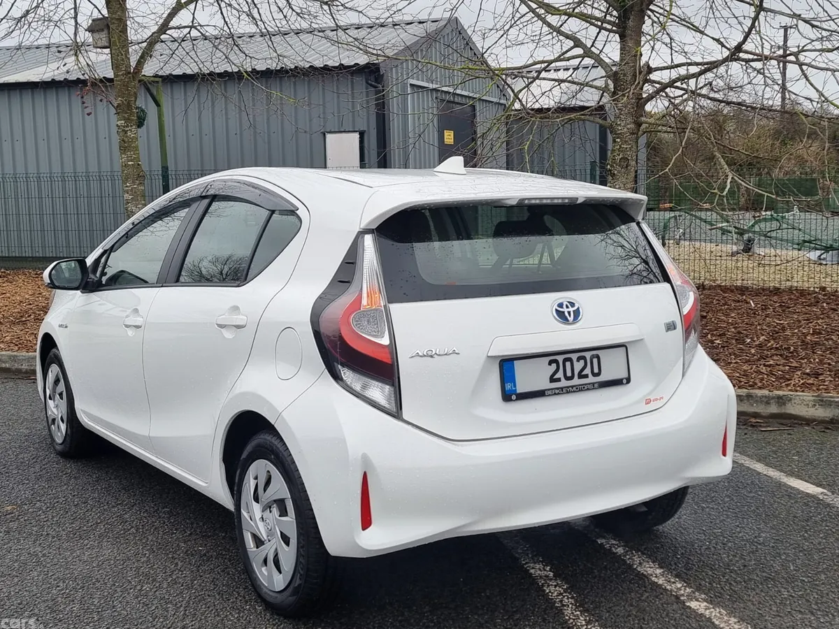 Toyota Aqua Hatchback, Petrol Hybrid, 2020, White