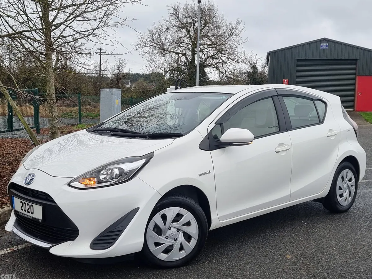 Toyota Aqua Hatchback, Petrol Hybrid, 2020, White