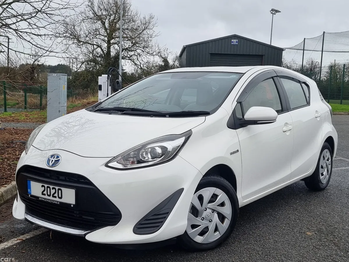 Toyota Aqua Hatchback, Petrol Hybrid, 2020, White