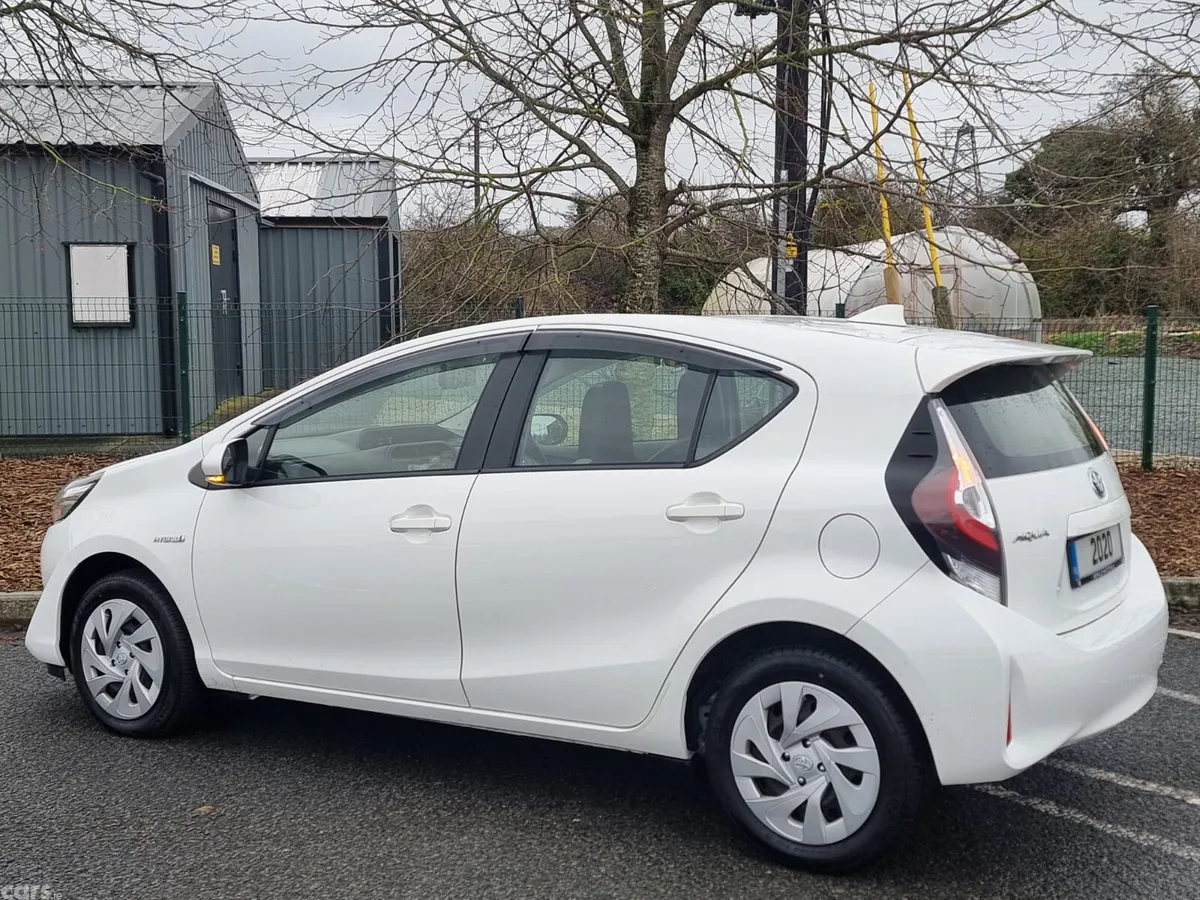 Toyota Aqua Hatchback, Petrol Hybrid, 2020, White