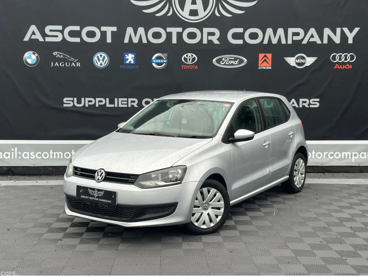 Volkswagen Polo Hatchback, Petrol, 2013, Silver