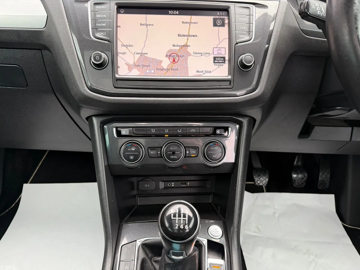 Volkswagen Tiguan SUV, Diesel, 2017, Red