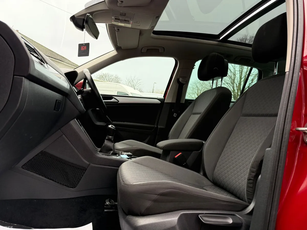 Volkswagen Tiguan SUV, Diesel, 2017, Red