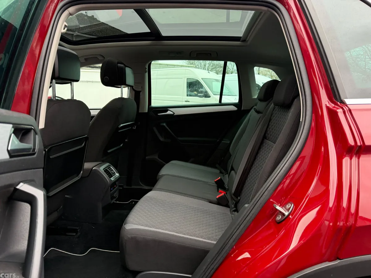 Volkswagen Tiguan SUV, Diesel, 2017, Red