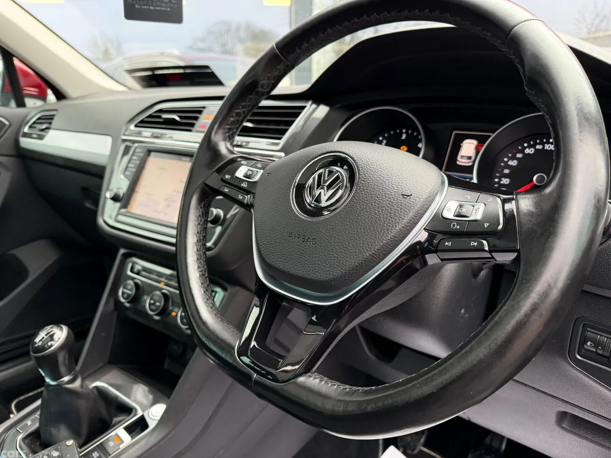 Volkswagen Tiguan SUV, Diesel, 2017, Red