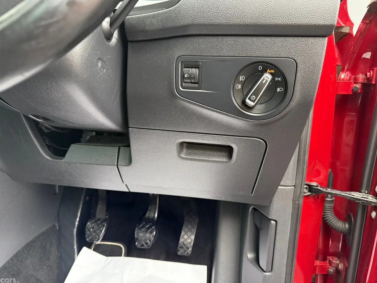 Volkswagen Tiguan SUV, Diesel, 2017, Red