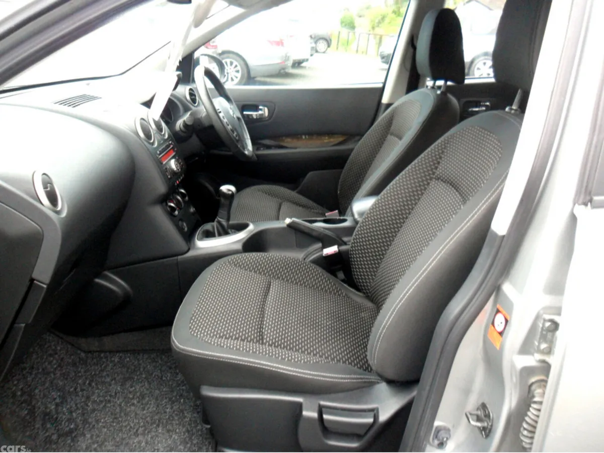 Nissan Qashqai Hatchback, Petrol, 2008, Silver
