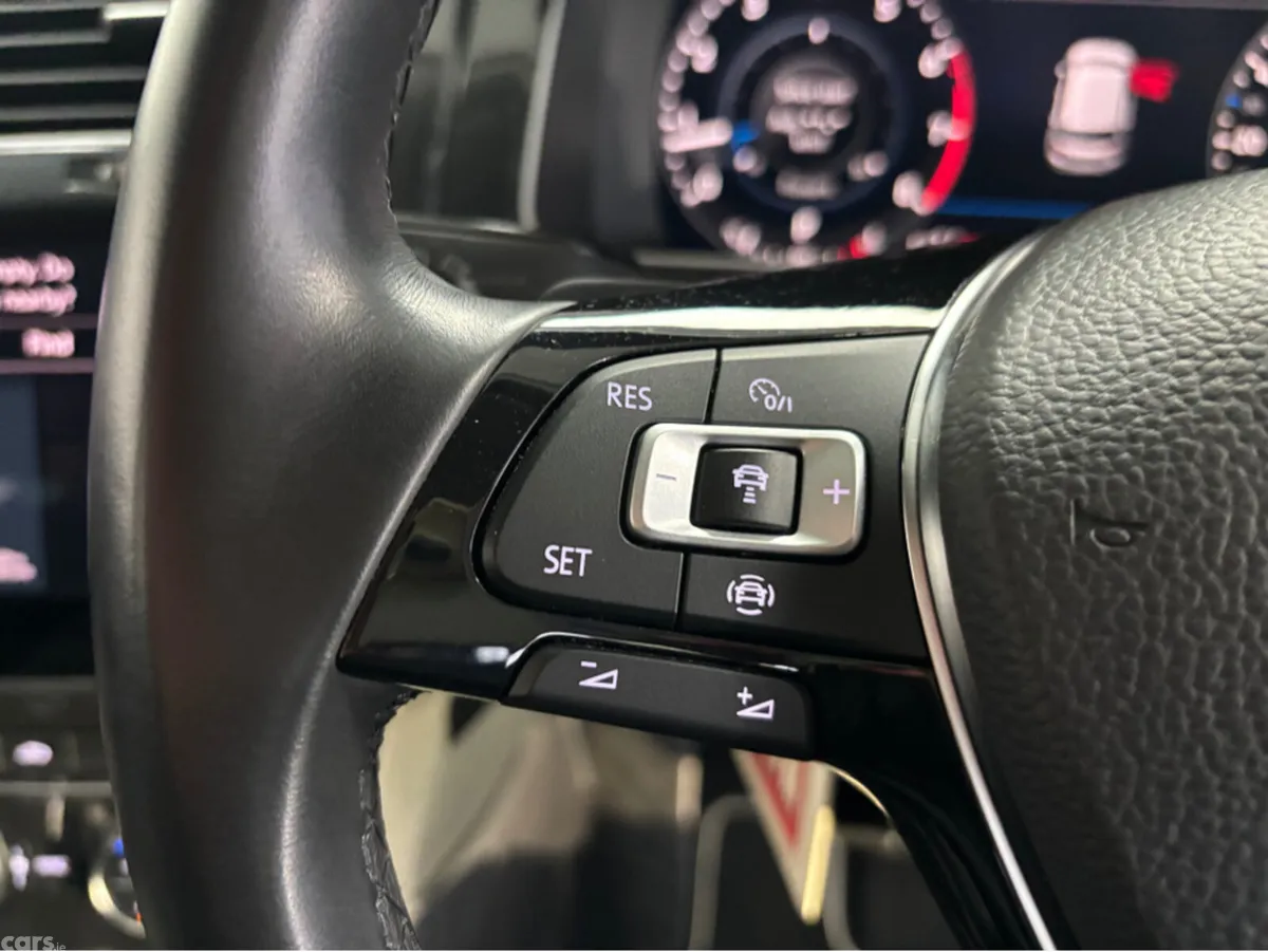 Volkswagen Golf Hatchback, Petrol, 2019, Silver