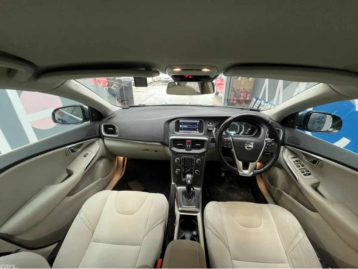 Volvo V40 Hatchback, Petrol, 2014, Blue