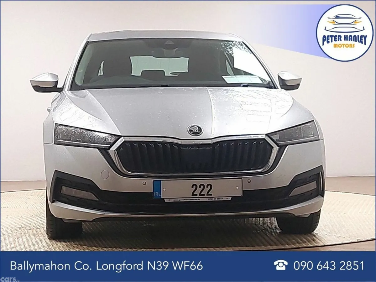 Skoda Octavia Hatchback, Diesel, 2022, Silver